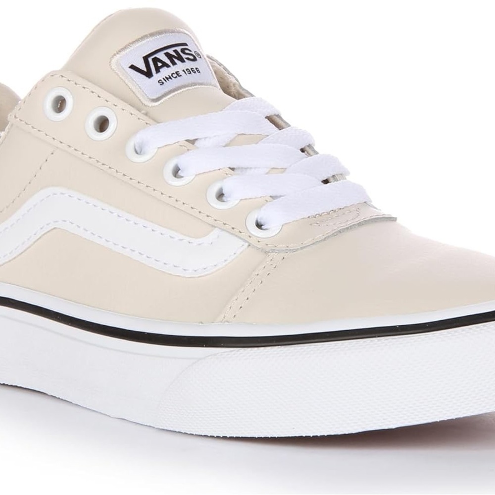 Vans Women's Cream Ward Deluxe Sneakes